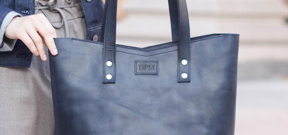 navy blue leather tote handbolsas