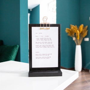 Suporte de placa de madeira com fichário, suporte de menu de prancheta de mesa, placa de casamento, display de loja, tenda de mesa de café restaurante, suporte de panfleto de mesa
