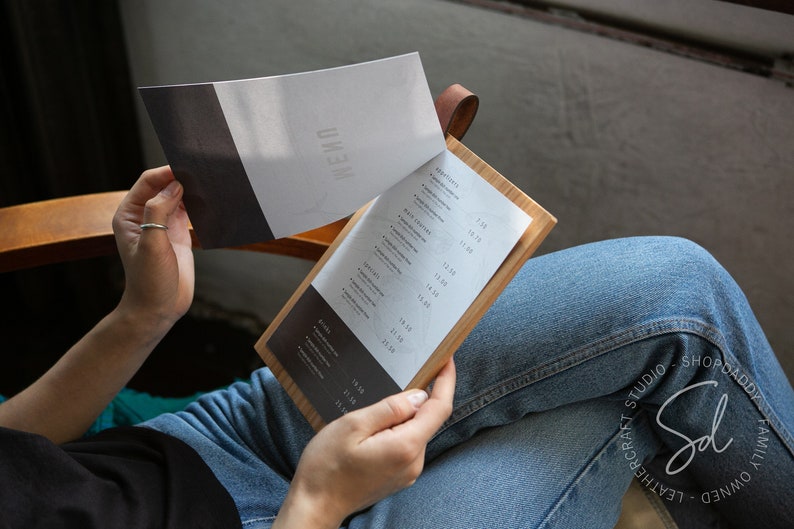 Menu holder for cafe tables, holding 1 to 5 printed sheets of regular-weight paper