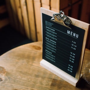 Soporte de exhibición de mesa con portapapeles de madera, soporte de menú personalizado, carpa de mesa de madera, tablero de menú de restaurante, menú de cócteles, menú de bar personalizado