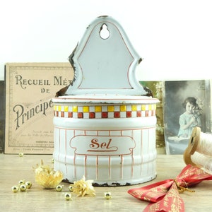 Vintage sheet metal salt box, vintage French kitchen salt box, wall spice pot, old hanging box, salt pot