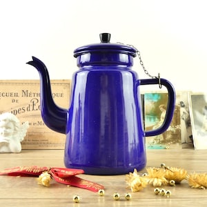 Dark blue coffee maker in enameled sheet metal, pretty old coffee maker 1960, vintage French kitchen coffee maker