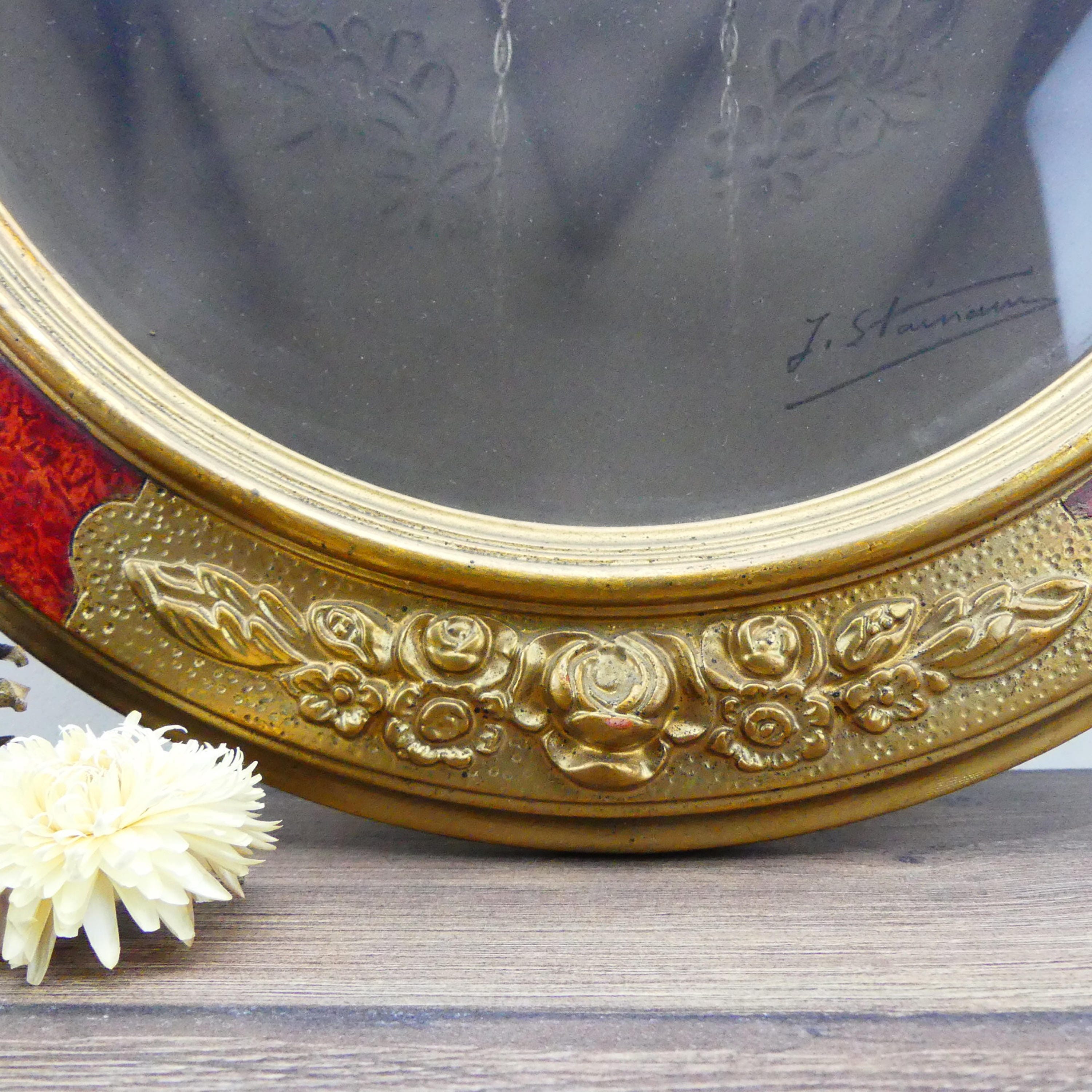 Large red oval frame and gold Art Nouveau, portrait of woman vintage