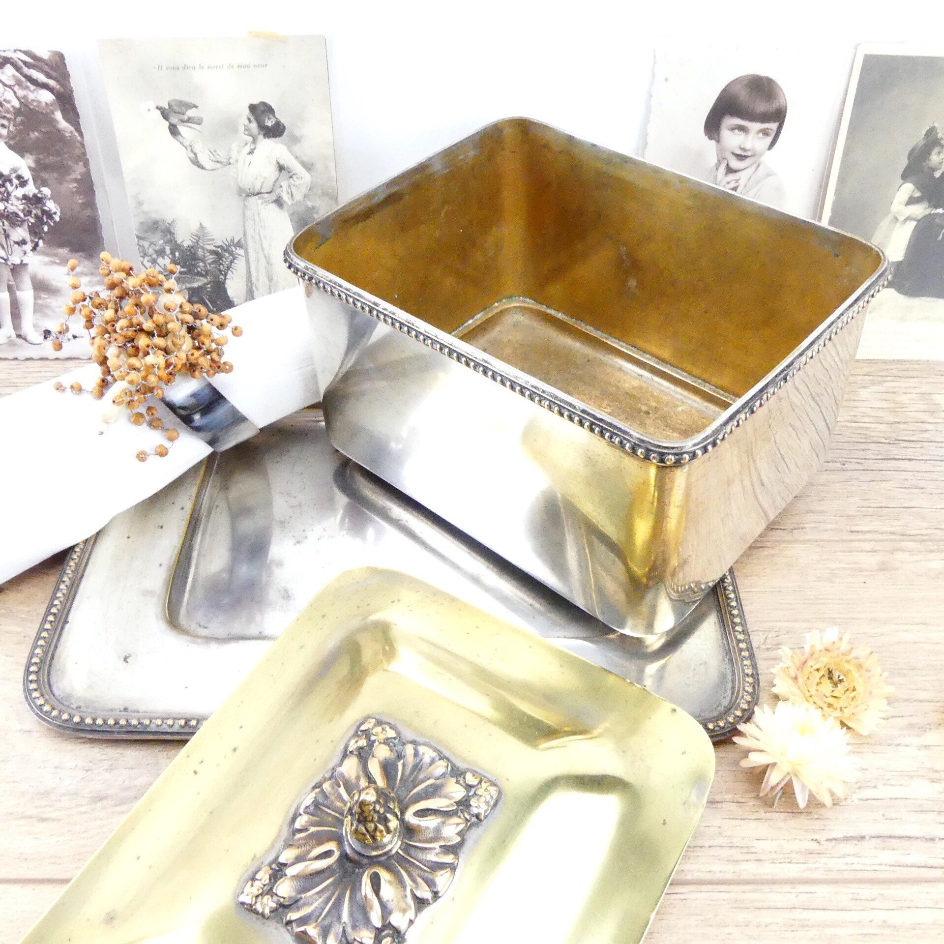 Download Silver metal cookie box-old biscuit box-19th century box-chic-luxury French-Parisian apartment