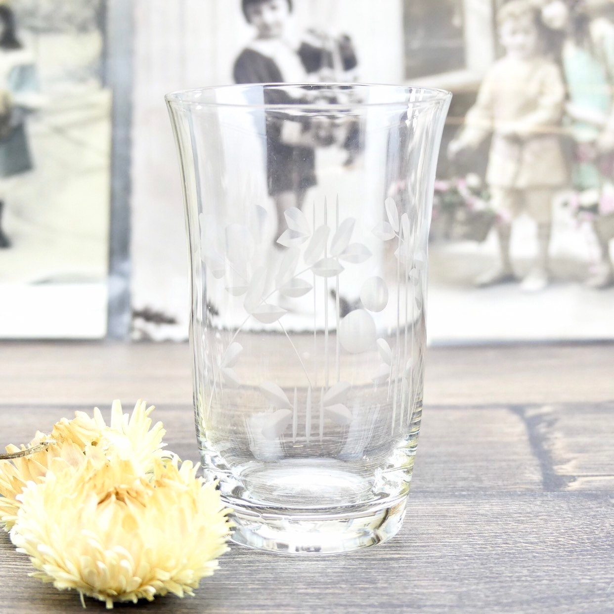 5 small crystal glasses, liquor glasses decorate leaves