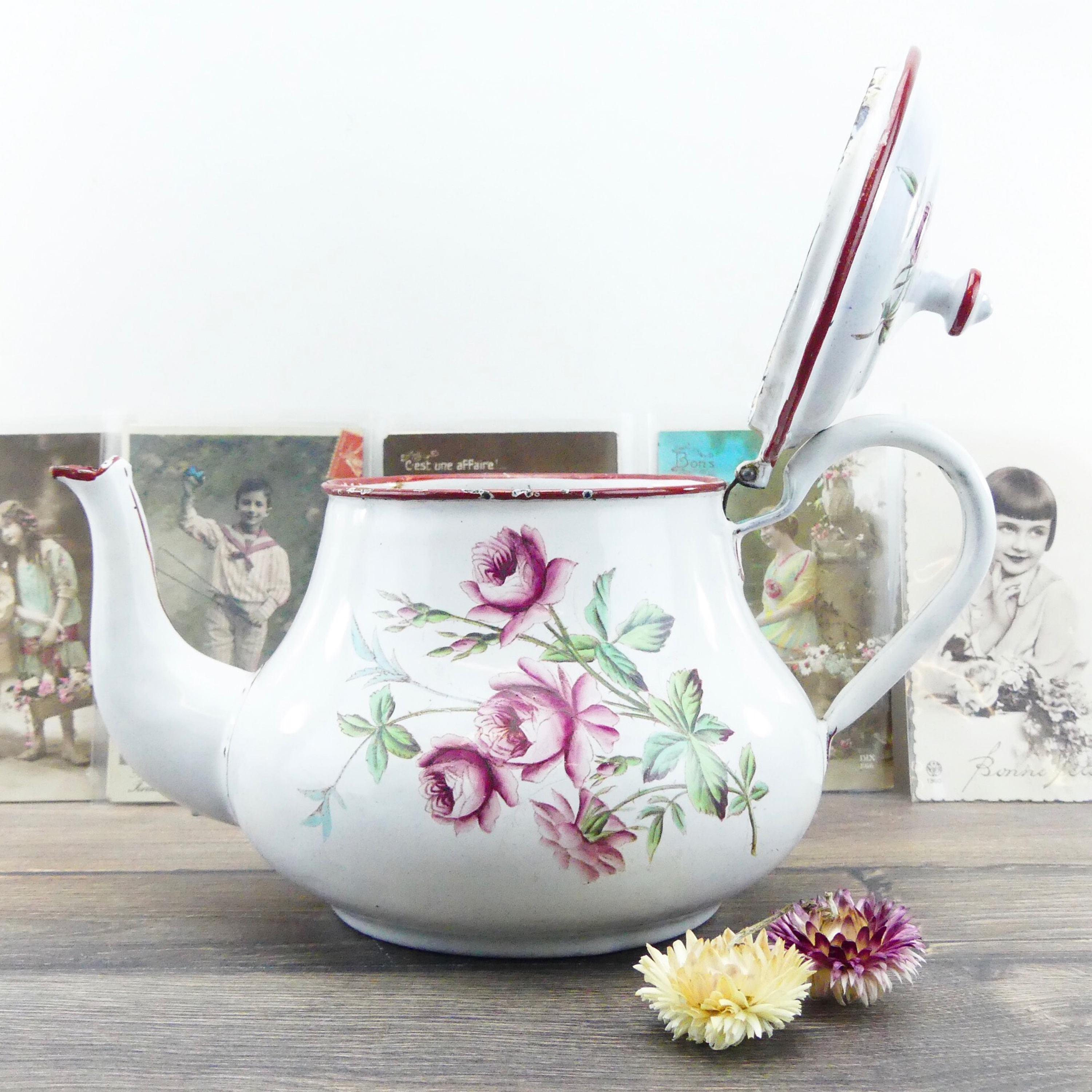 Enamel tea pot Antique tea pot Flowers Shabby chic Kitchen