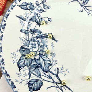 Assiette 19e siècle Sarreguemines Carmen avec décor de papillons, assiette française à décor de fleurs de campagne image 2
