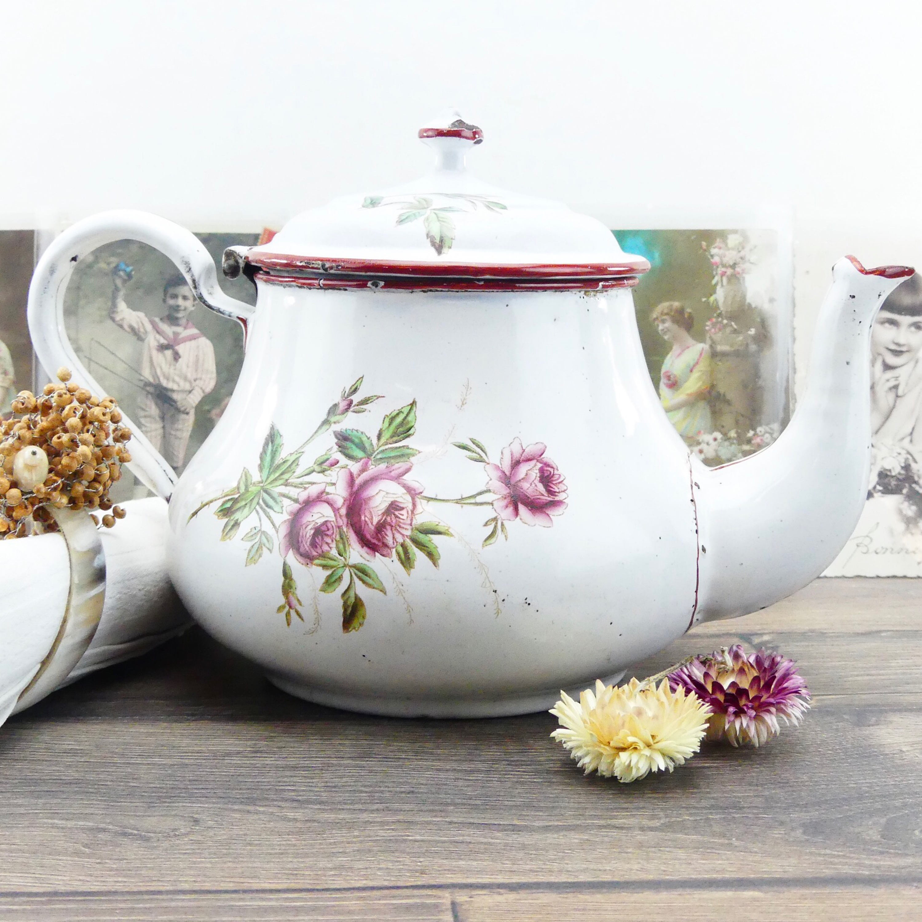 Enamel tea pot Antique tea pot Flowers Shabby chic Kitchen