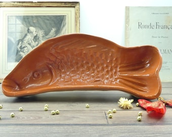 Molde antiguo de terracota con forma de pez, cerámica antigua alsaciana, molde folclórico antiguo de gran tamaño, molde decorativo.