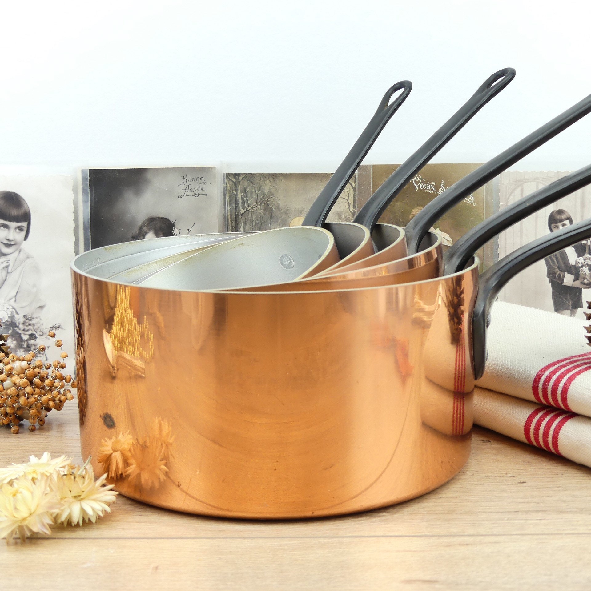 RESERVED FOR OH Casseroles en cuivre pour une cuisine à la française, set complet de 5