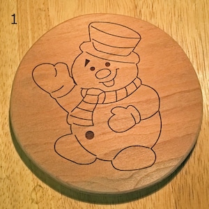 5&quot; Round Slotted Snowman Basket Base, 1/2&quot; thick, In Your Choice of Cherry or Red Cedar