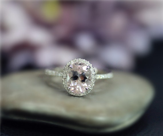 美しい7 x 9 mmオーバルナチュラルピンクVSモルガナイトリング  