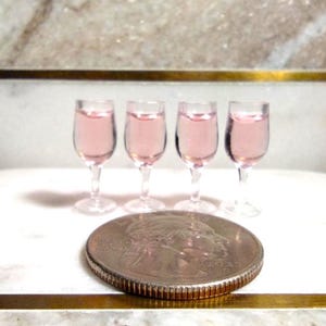 1:12 Puppenhaus Miniatur Weingläser Blush Für Puppenhaus / 4er Set