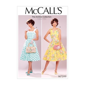 Peut inclure: Patron de couture McCall's The Archive Collection Circa 1953 pour deux robes. La robe de gauche est un imprimé vichy vert et blanc avec un col et des bretelles blancs. La robe de droite est un imprimé floral jaune avec un col et des bretelles blancs. Le numéro du patron est M7599.