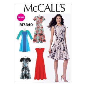 Könnte beinhalten: McCall's Nähmuster M7349 für ein kurzes Kleid mit vier verschiedenen Stilen. Das Kleid hat ein tailliertes Oberteil und einen ausgestellten Rock. Das Muster beinhaltet ein ärmelloses Kleid mit Blumenmuster, ein Kleid mit kurzen Ärmeln und geometrischem Muster, ein Kleid mit langen Ärmeln und einem Farbblock-Design und ein einfarbiges rotes Kleid mit kurzen Ärmeln.