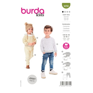 Może przedstawiać: Wzór szycia na dziecięcy sweter i spodnie. Wzór jest dla rozmiarów od 1 miesiąca do 3 lat. Wzór nosi nazwę "burda kids" a numer wzoru to 9259. Wzór jest przeznaczony do dzianin jerseyowych.