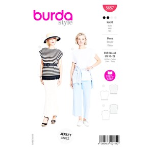 Op de afbeelding: Een Burda Style naaipatroon met twee vrouwen die blouses dragen. Het patroon bevat maten EUR 36-48 en US 10-22. De afbeelding bevat ook de tekst "JERSEY KNITS" en het patroonnummer 5657.