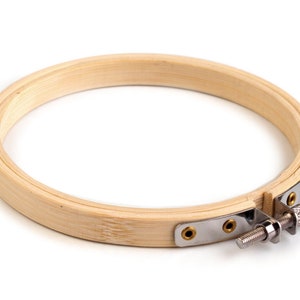 Embroidery frame - round - bamboo - light - Ø 10 cm