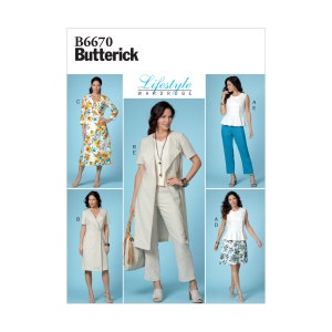 Op de afbeelding: Een naaipatroon voor een damesgarderobe met vijf verschillende looks. Het patroon bevat een jurk met bloemenprint, een wit topje met een blauwe rok, een wit topje met een blauwe broek, een wit topje met een beige rok en een beige jas met een beige broek. Het patroon heet "B6670 Butterick Lifestyle Wardrobe".