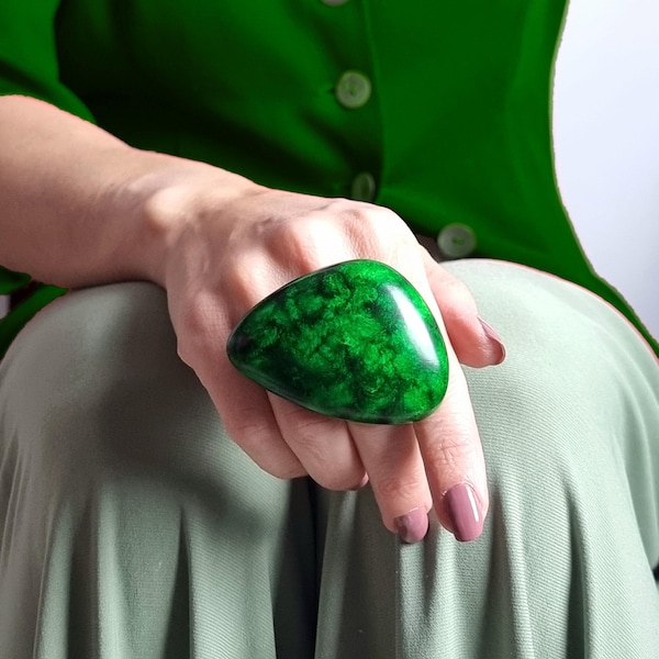 Bold huge statement ring, green big rings for women, oversized contemporary polymer clay jewelry, chunky large cocktail ring