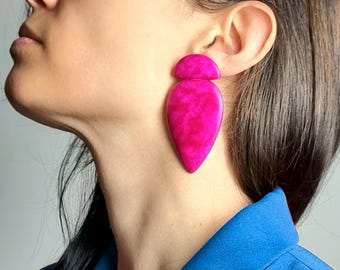 Lichtgewicht lange oorstekers voor vrouwen, felroze grote statement-oorbellen, groot, gewaagd, eigentijds polymeerklei-sieradencadeau