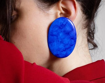 Oversized oorstekers voor vrouwen, koningsblauwe lichtgewicht grote statement-oorbellen, groot, gewaagd, eigentijds polymeerklei-sieradencadeau