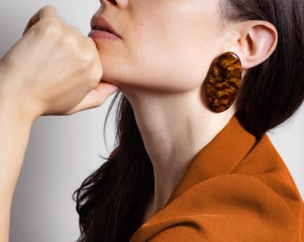 Bruine lange ovale oorstekers voor vrouwen, grote lichtgewicht statement oorbellen, groot eigentijds polymeerklei sieraden cadeau