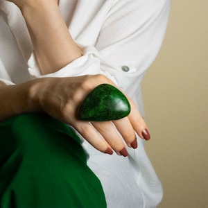 Bold huge statement ring, green big rings for women, oversized contemporary polymer clay jewelry, chunky large cocktail ring