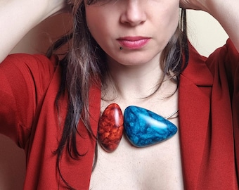 Dikke, opvallende ketting voor vrouwen, extravagante oversized sieraden van polymeerklei, unieke veelkleurige slabbetje