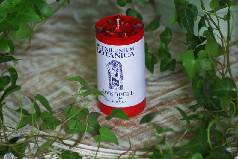 Love ritual spell candle image 1