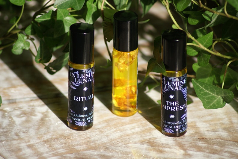 Botanical essential oils perfume oil image 1
