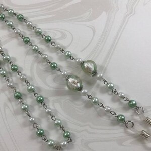 Green Pearl Eyeglass Chain, Green Lampwork, Eyeglass Chain, Reading Glasses Holder, Eyeglass Leash, Glasses Chain, Sunglasses Holder