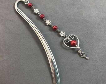 Key to My Heart Bookmark, Valentine Beaded Shepherd Hook Bookmark, Metal Bookmark, Heart Bookmarker, Key Bookmark