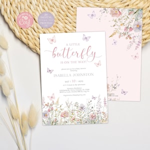 Peut inclure: Une carte d'invitation pour baby shower sur fond blanc avec des papillons roses et des illustrations florales. Le texte indique A LITTLE butterfly IS ON THE WAY! ISABELLA JOHNSTON SAT 10 AUG. Une carte rose assortie avec des motifs floraux est incluse.