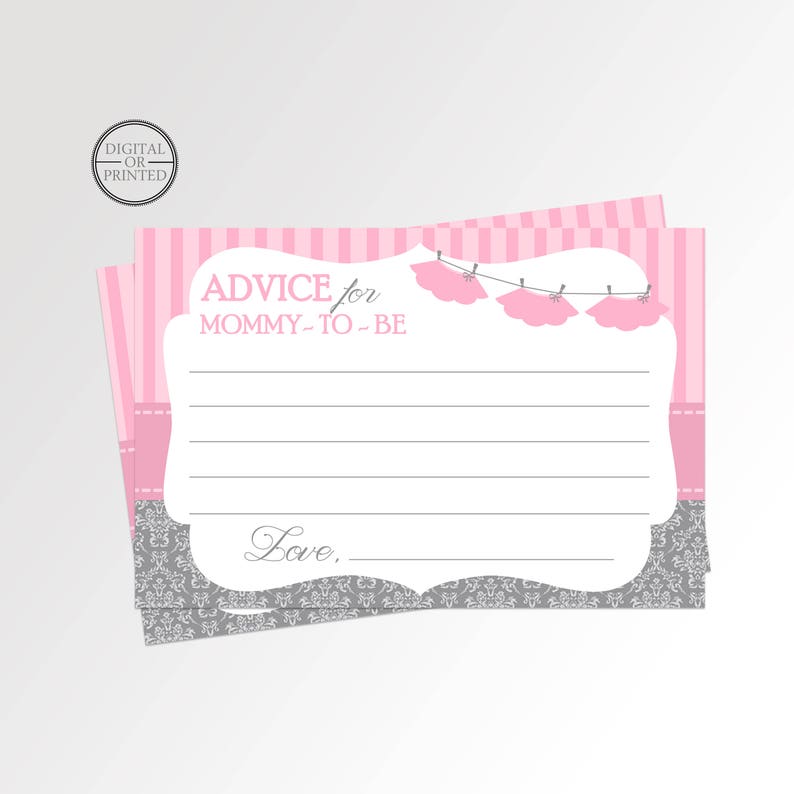 Pode incluir: Cart&otilde;es de conselhos para um ch&aacute; de beb&ecirc; rosa e cinza com uma linha de tutus rosa pendurados em um varal. O texto no cart&atilde;o diz "Conselhos para a futura mam&atilde;e" e "Amor."