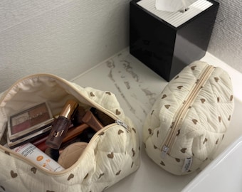 Cosmetische tas van katoen "I heart you" | Gewatteerde make-uptas | Make-uptas | Hartjes | Handgemaakte make-uptas | S & L