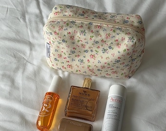 Cotton cosmetic bag "Bloom" | Quilted makeup bag | Pouch | Makeup bag | Flowers | Floral | Handmade makeup bag | S & L