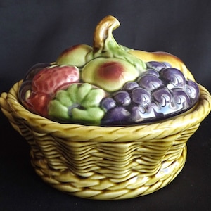 Sarreguemines Majolica Fruits Covered Basket Box Lidded Dish