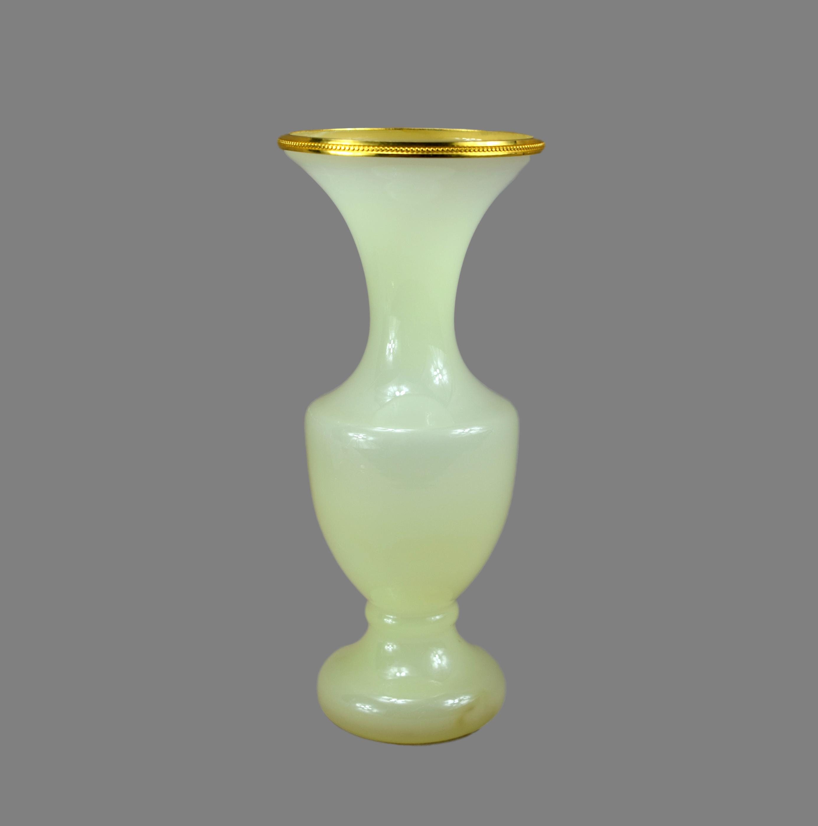 Prædike Installere Kvinde Vintage Italian Yellow Milk Opaline Glass Vase With Ormolu - Etsy