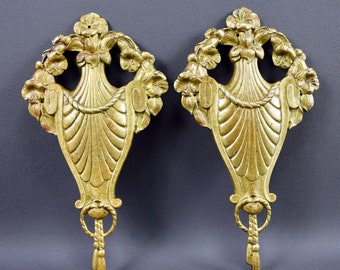 Pair of French Art Deco Bronze Pediments Decorative Furniture Hardware