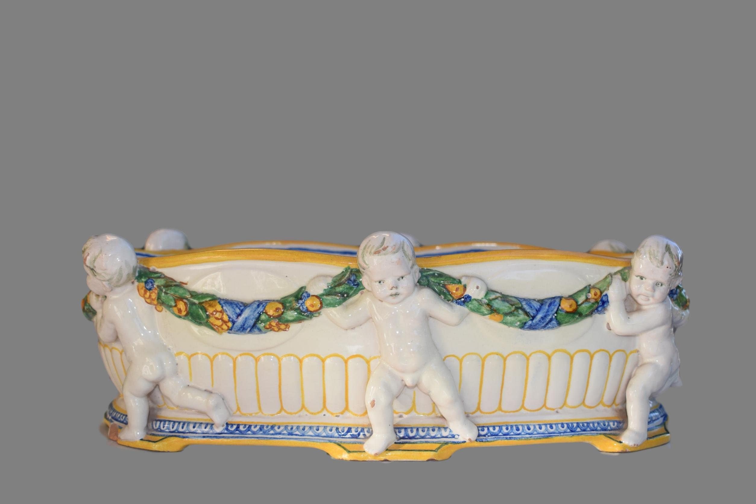 Antique Jaune et Blanc de La Majolique Italienne Putto Jardiniere Della Robia Style