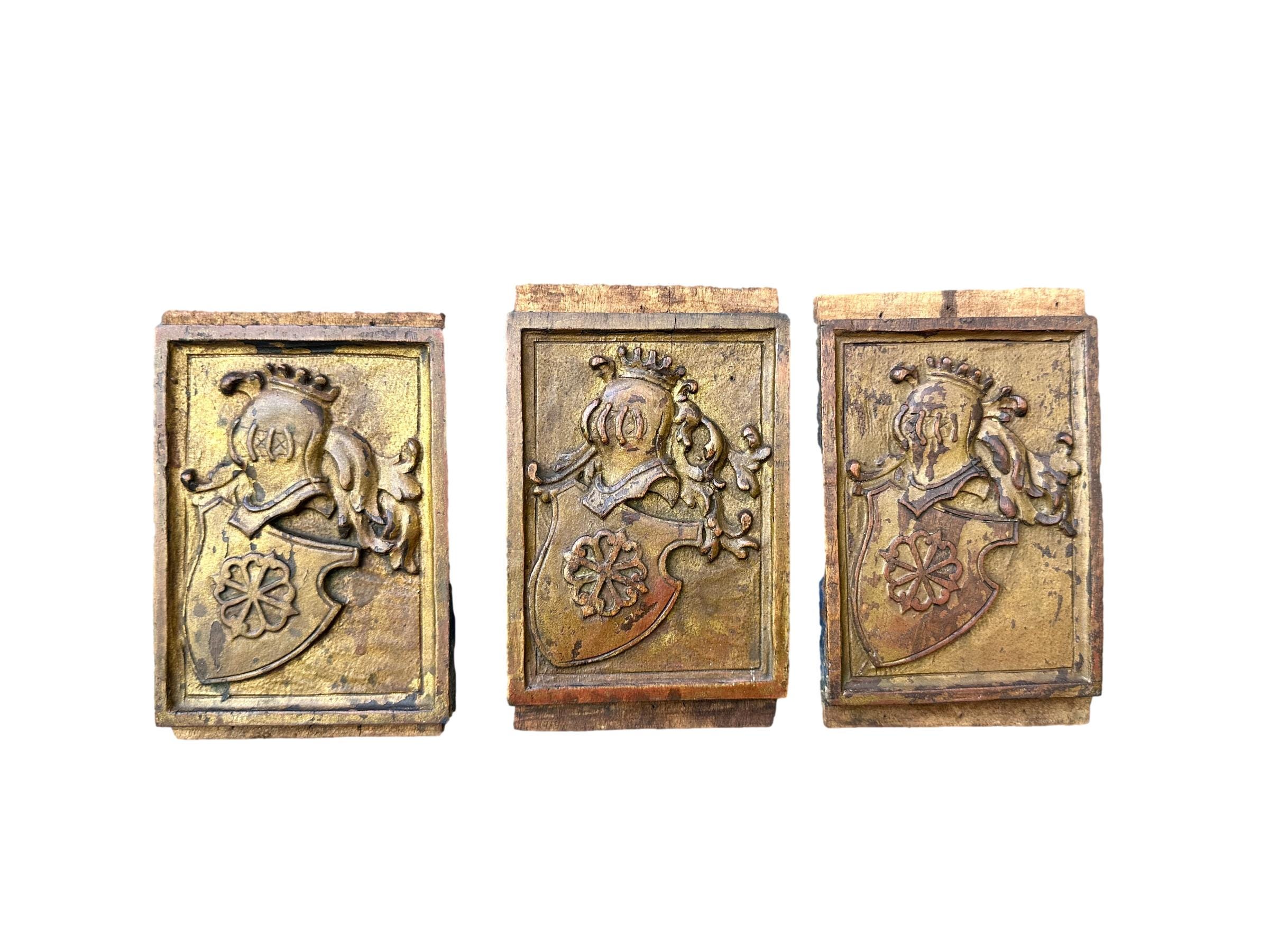 フランスアンティーク彫刻壁パネル3枚セット、1800年代中世の鎧