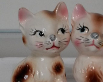 Vintage Kitty Cat Salt /& Pepper One Piece Set Wood w Leather Ears Tail 50/'s Mid Century Kitsch Decor Japan