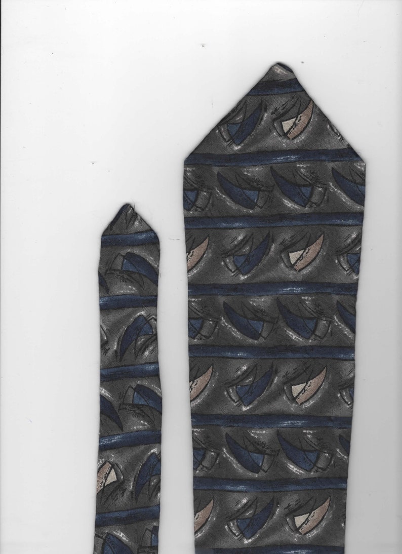 Made in the Dominican Republic. Men/'s Como Colletzione 100/% Silk 58 Inches Long Necktie 4 Inches Wide
