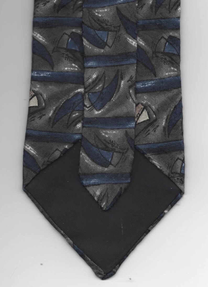 Made in the Dominican Republic. Men/'s Como Colletzione 100/% Silk 58 Inches Long Necktie 4 Inches Wide