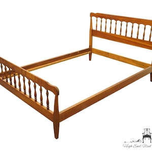KINDEL FURNITURE Fruitwood Colonial Early American Full Size Bed 328-E