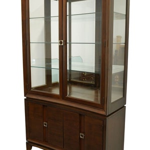 HOOKER FURNITURE Contemporary Modern Style 46 Lighted Display Curio / China Cabinet 9003-75904 image 2