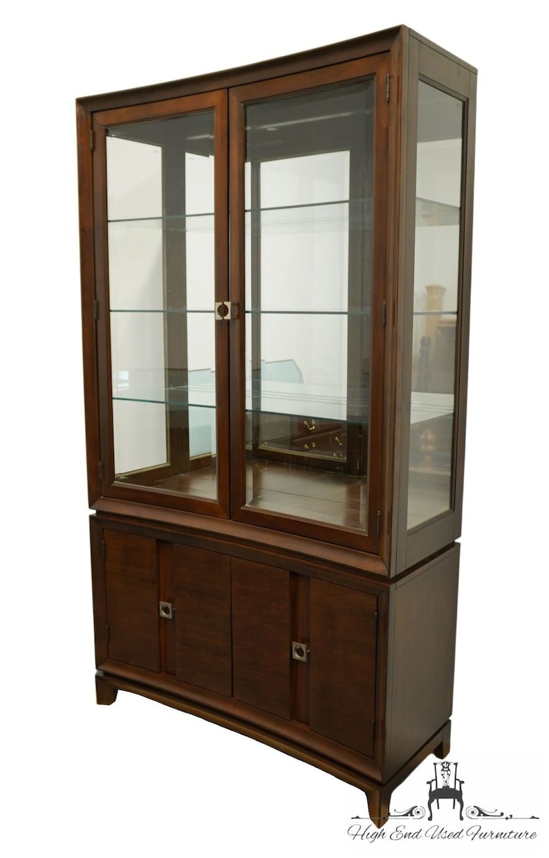 HOOKER FURNITURE Contemporary Modern Style 46 Lighted Display Curio / China Cabinet 9003-75904 image 2