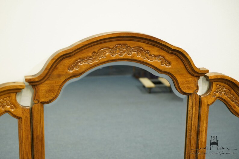 THOMASVILLE FURNITURE Camille Collection Country French 52 Tri-View Mirror 11411-260 image 5