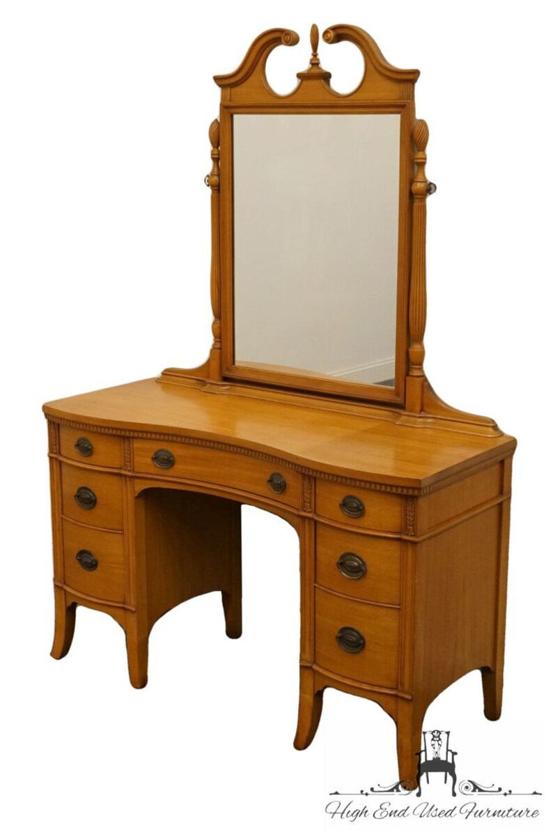 Huntley Furniture Antique Duncan Phyfe 48 Vanity W Huntley Furniture Antique Duncan Phyfe 48 Vanity W Image 0
